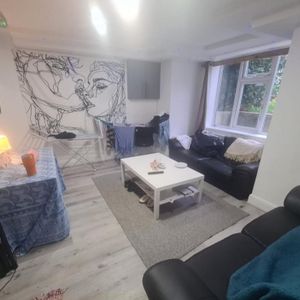 6 Bed - 48 Brudenell Mount, Hyde Park, Leeds - LS6 1HS - Student - Photo 2