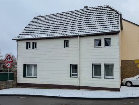 Solides, unterkellertes Einfamilienhaus mit optionalem Stellplatz zur Miete! - Foto 2