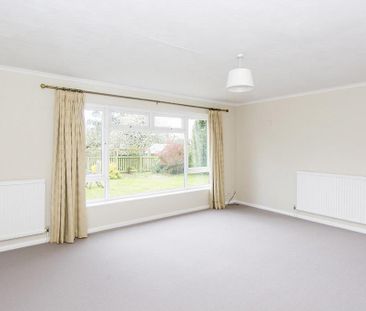 3 bedroom detached bungalow to rent - Photo 4