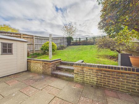 4 bedroom detached house to rent - Photo 3