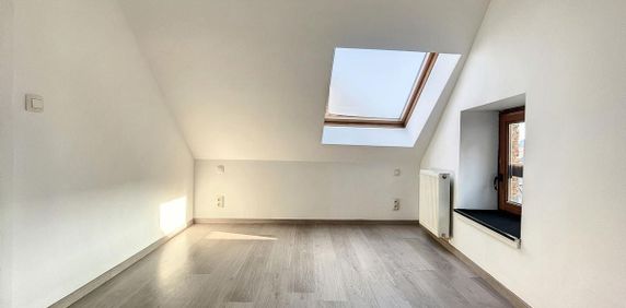 Appartement te huur in Tournai voor € 610 met 1 slaapkamer - foto 2