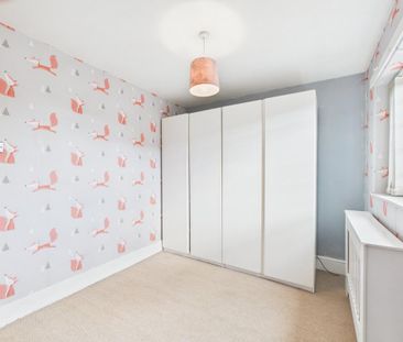 3 bedroom end of terrace house to rent - Photo 3