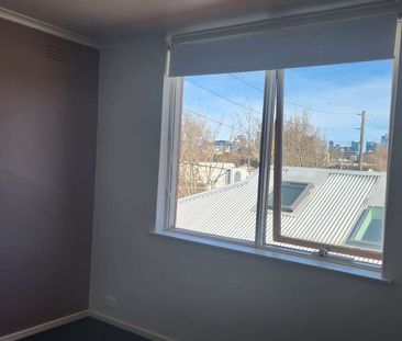 Delightful two bedroom Home on top floor - Photo 4