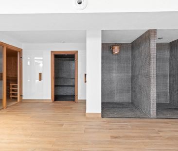 Apartment in Calanova Golf, Costa del Sol - Photo 3