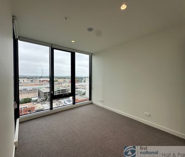 Welcome to THE LONSDALE - Photo 1