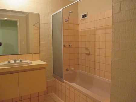 3X1 UNIT OPPOSITE WARNBRO BEACH!!! - Photo 4