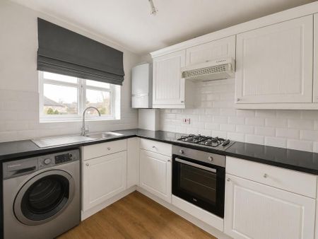 2 bedroom flat to rent - Photo 2