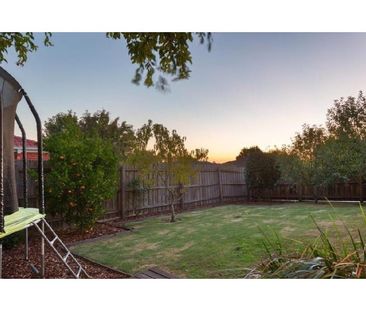 1 Forde Court, Narre Warren VIC 3805 - House For Rent | Domain - Photo 3