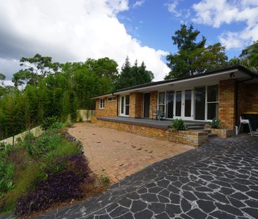 Private, convenient, high side house - Photo 3