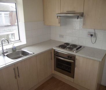 3 bedroom maisonette to rent - Photo 2