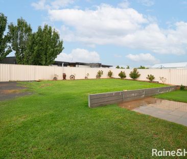 91 Barmedman Avenue, Gobbagombalin, NSW 2650 - Photo 4