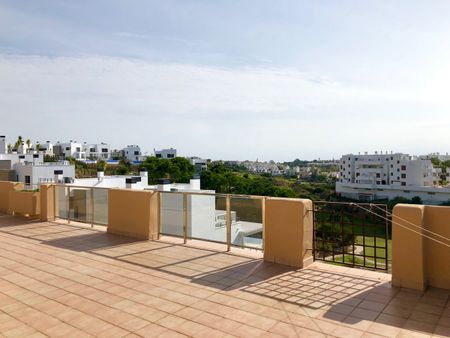 Atico en alquiler en Estepona - Photo 4