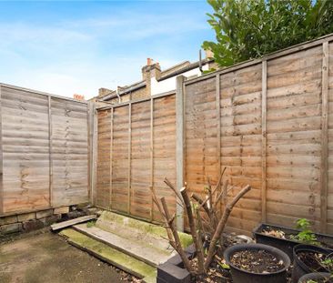 2 bedroom terraced house to rent - Photo 6