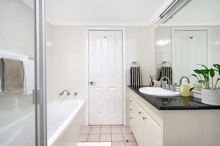 4/33 Kinsellas Drive, Lane Cove North NSW 2066 - Apartment For Rent | Domain - Photo 3