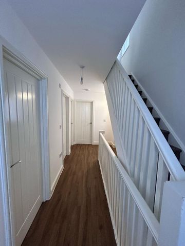 4 bedroom end of terrace house to rent - Photo 5