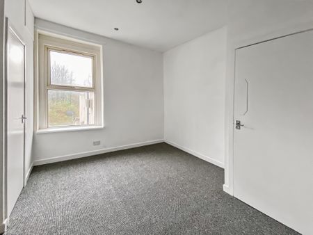 Flat 3, 29 Ely Road, Cardiff CF5 2JF - Photo 2