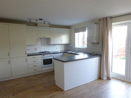 4 bedroom terraced house to rent - Photo 3