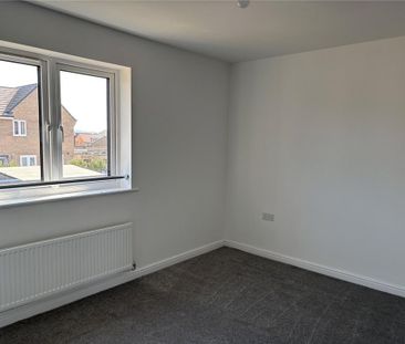 2 bedroom end of terrace house to rent - Photo 5