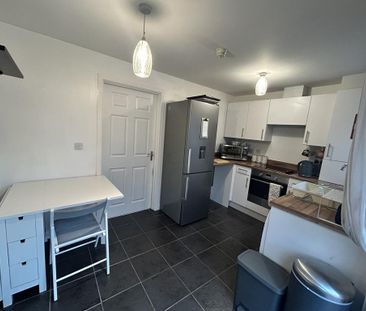 2 bedroom semi-detached house to rent - Photo 4