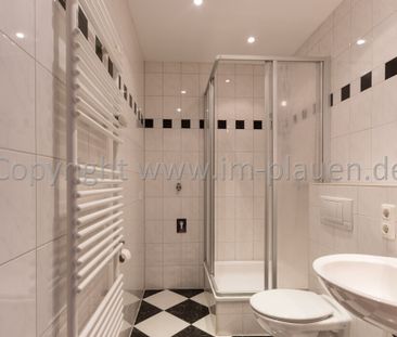 Balkon, modernes Bad mit Dusche, Hochparterre - 2 Zimmerwohnung in ... - Photo 5