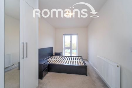 Beechey Place, Wokingham, RG40 - Photo 2
