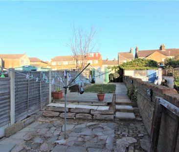 3 bedroom terraced house to rent - Photo 6