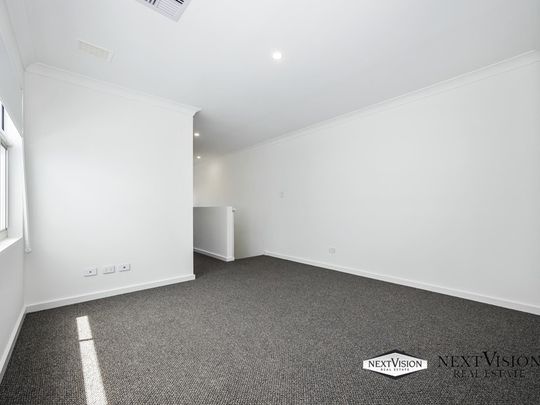 37 Wintergreen Crs, Treeby - Photo 1