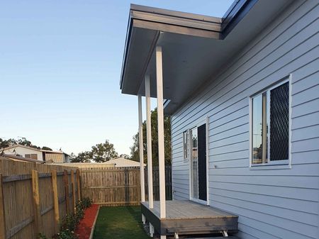 CABOOLTURE - CLOSE & CONVENIENT - Photo 4