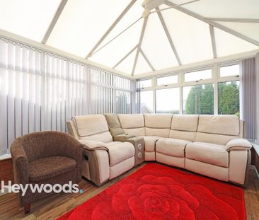 4 bedroom detached house to rent - Photo 2