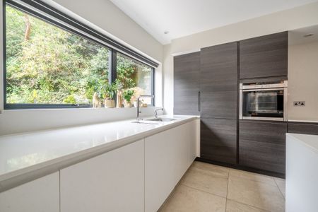 5 bedroom detached house to rent - Photo 4