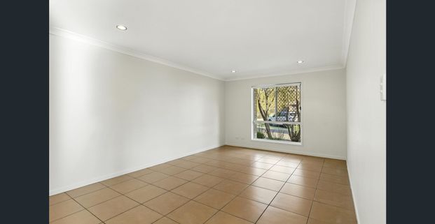 Modern 4 Bedroom Home in Prime location! - Photo 1