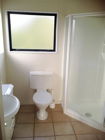 Recently refurbished, Quiet Home for Rent – Perfect for Families! - Photo 5