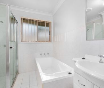 Neat and Tidy 3-Bedroom Villa - Convenient Central Location - Photo 4