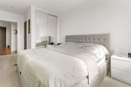 A contemporary two bedroom apartment to rent in a modern development in Kensal Rise boasting City skyline views. - Photo 5