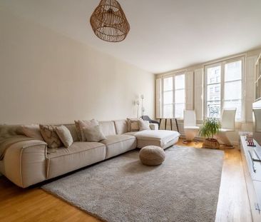 Location Appartement 3 pièces 80m² PARIS 2ème - Photo 2