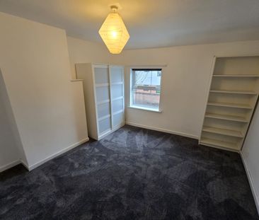 Two bedroom terraced house - Photo 5