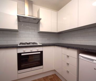 2 bed First Floor Maisonette for rent - Photo 4