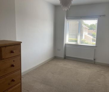 3 bedroom House To Let - Photo 2