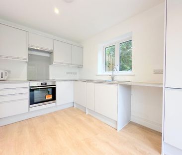Semi Detached House - Photo 4