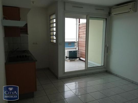 Location Appartement 1 pièce 28m² ST DENIS 97400 - Photo 1