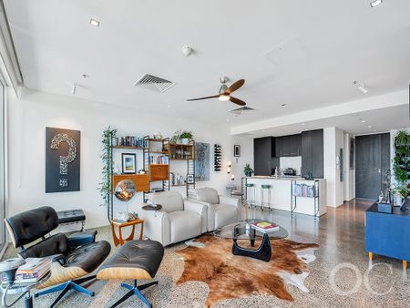 Open the Door to City-Fringe Sophistication - Photo 4