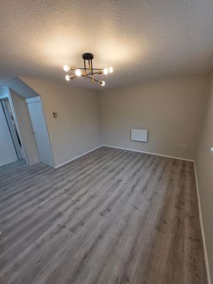 Francis Road, Ware SG12, London - Photo 1