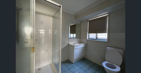 BEAUTIFUL, LARGE FAMILY HOME! - Photo 4