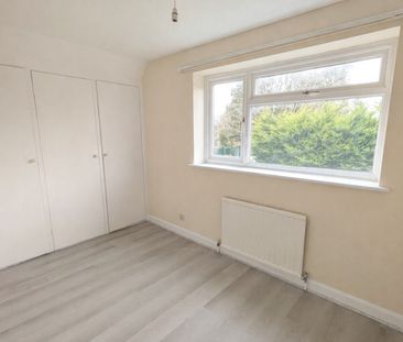 Lucerne Close, Woking - 4 bedrooms Property for lettings - Seymours - Photo 4