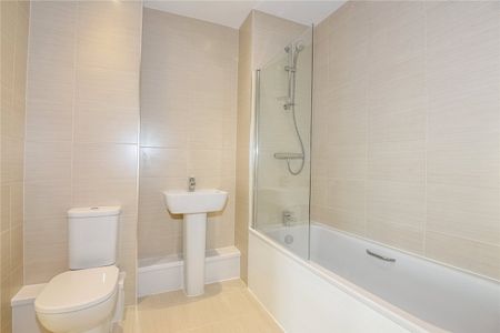 Ilford, London, IG2 - Photo 4