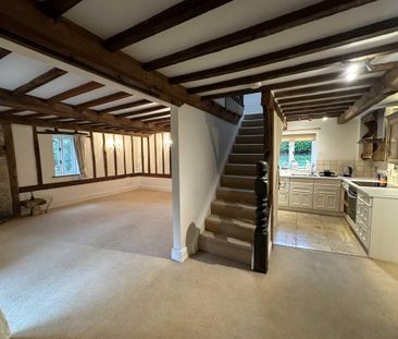 3 bedroom barn conversion to rent - Photo 1