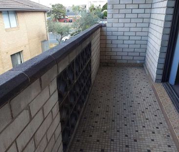 2 Bedroom Unit in Auburn - Photo 4
