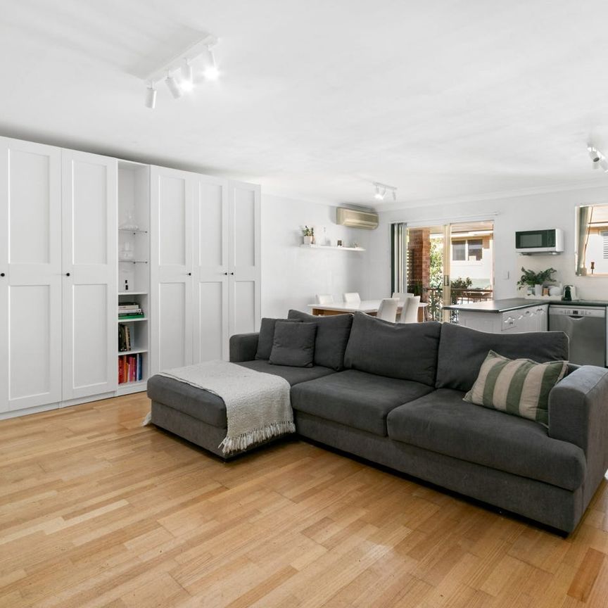 Modern 2 Bedroom Unit in a Convenient Location - Photo 1