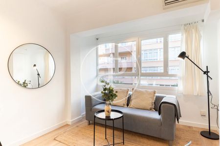 Piso de alquiler en Carrer de Ramon y Cajal, Camp d'en Serralta - Photo 2