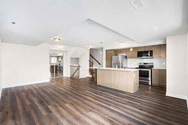 For Lease - 571 Ozawa Private, Manor Park - Cardinal Glen and Area, Ontario - Photo 1